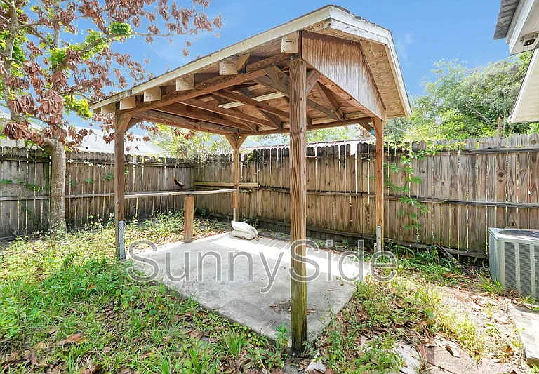 8102 Turkey Dr — Photo 26