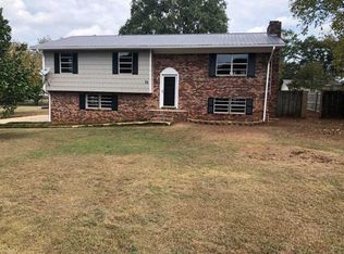 72 Oakleaf Dr, Eastaboga, AL 36260