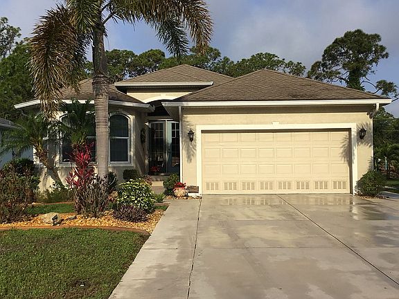 2nd image of 302 Sweetwater Dr