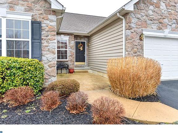 2nd image of 906 Benalli Dr