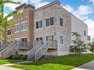 469 2nd Ave SW, Cedar Rapids, IA 52404