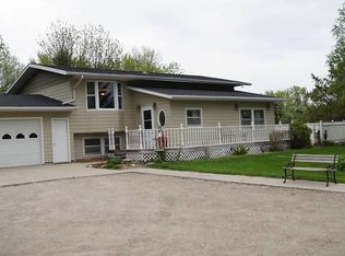 8381 32nd St SE, Jamestown, ND 58401