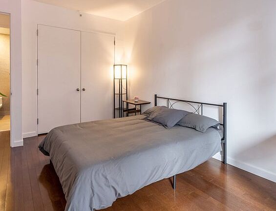 3rd image of 1600 Broadway #711