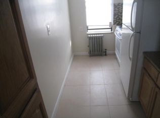 2562 35th St #D1, Astoria, NY 11103