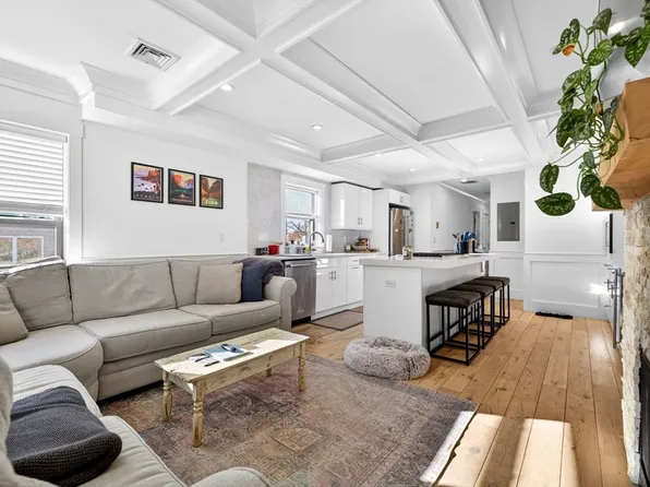 20 Arlington St #4, Somerville, MA 02145