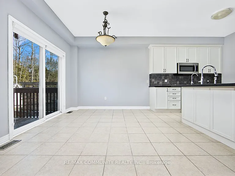48 Riverwalk Pl — Photo 8