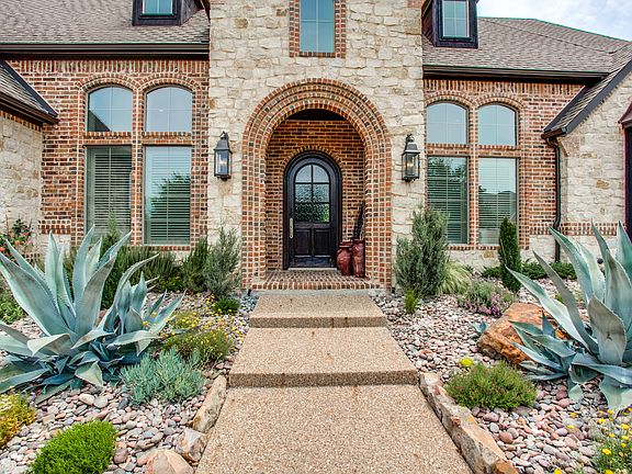 2nd image of 402 Creekside Dr