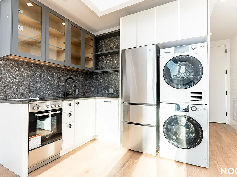 228 N 7th St #401 — Photo 2