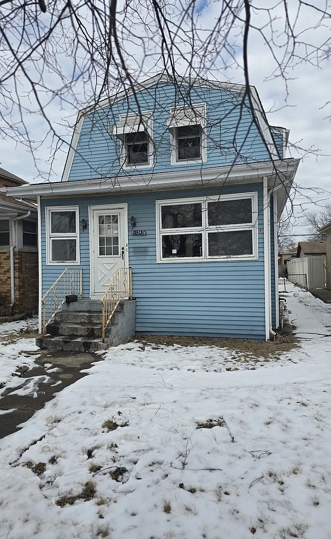 11247 S Central Park Ave photo 1