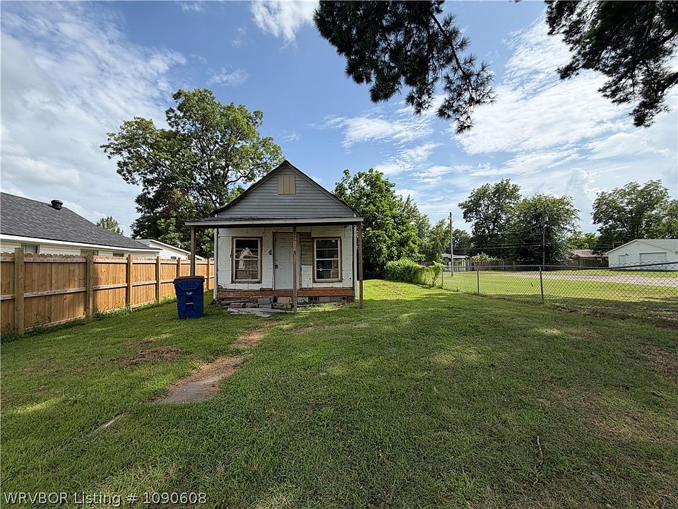 1st image of 4514 Young St