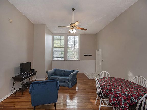 4th image of 1020 E Jordan St APT M