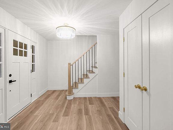 3rd image of 1 Colleen Cir