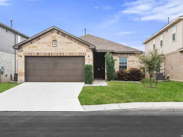 7911 Deepwell Dr, San Antonio, TX 78254