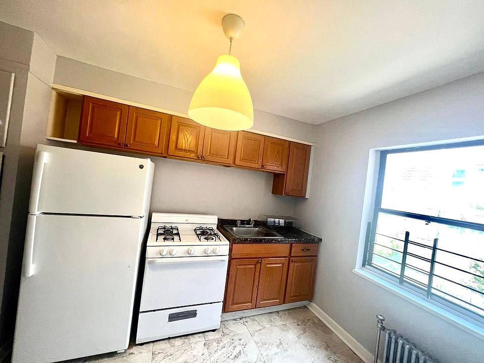 1st image of 60 Crawford St #12B