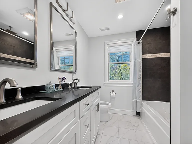 16 Walsh Rd — Photo 36