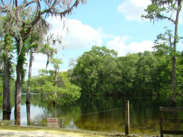  NE 127th St, Branford, FL 32008