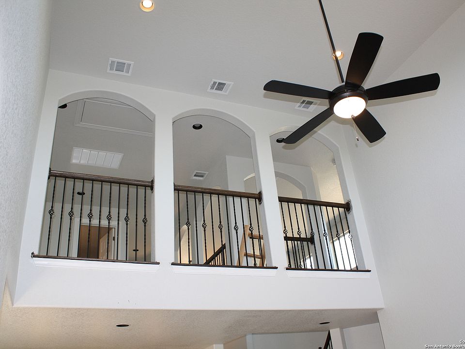 2nd image of 3574 King  Terrace