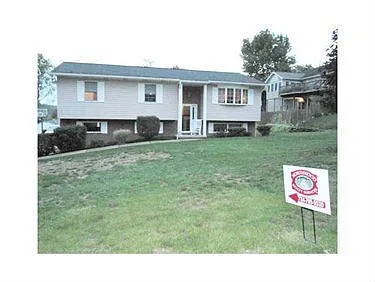 185 Washington Dr photo 1