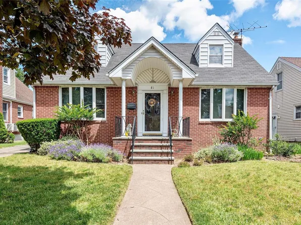 81 Nugent Street, New Hyde Park, NY 11040