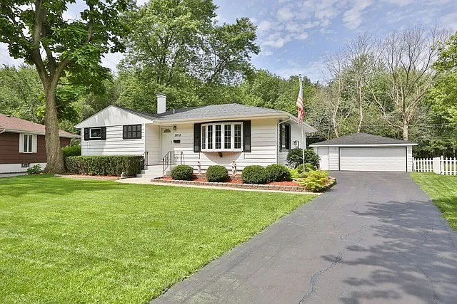 2618 Forest Park Dr photo 1