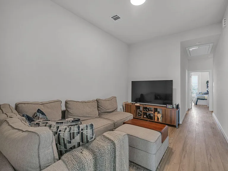 16531 Lake Austin St — Photo 21