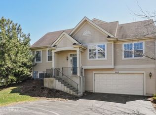 882 Emerald Dr, Hampshire, IL 60140