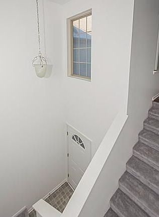 3rd image of 615 Addington Ln