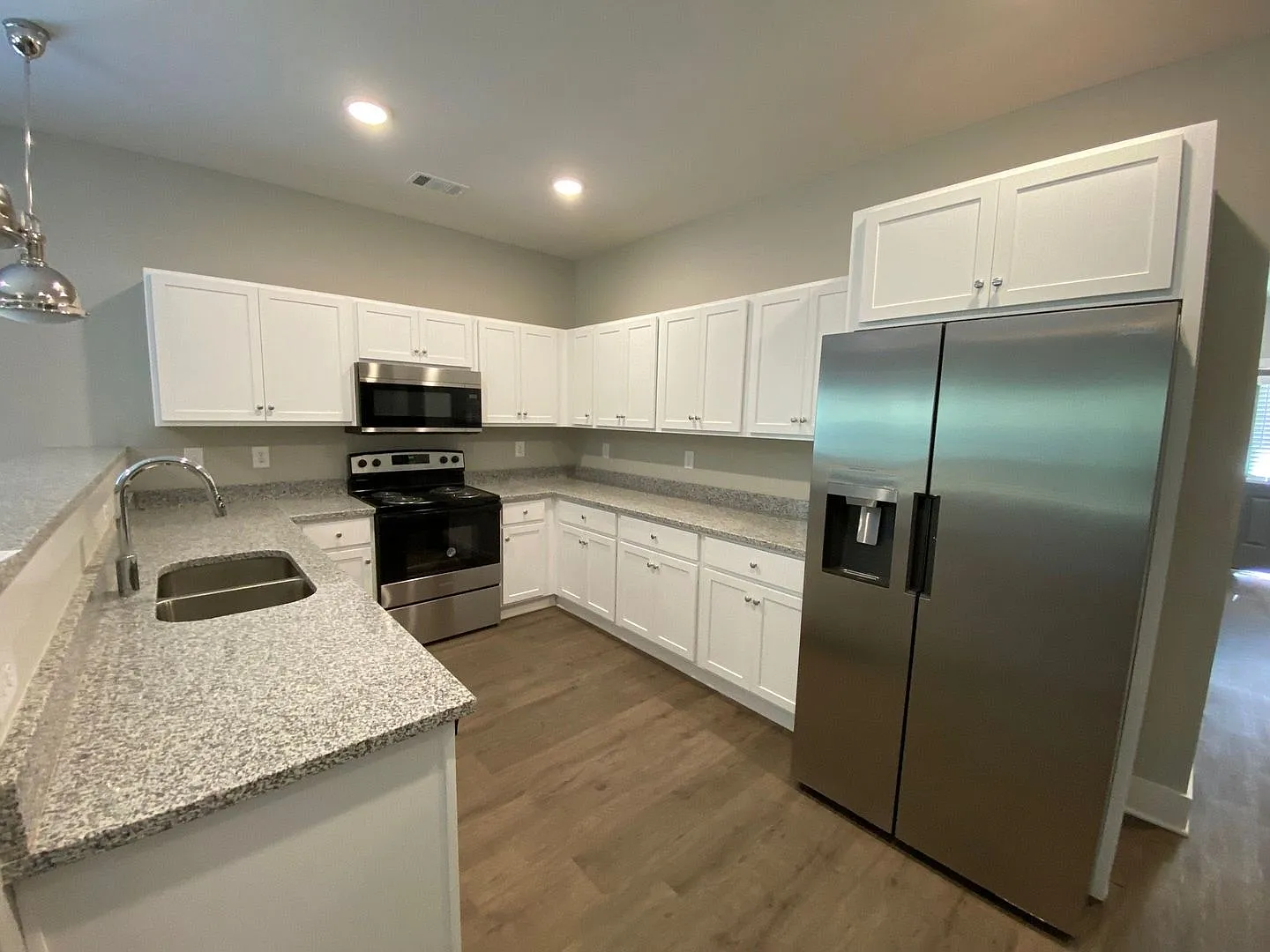 Pre-Leasing For August 10th 2027! — Photo 4