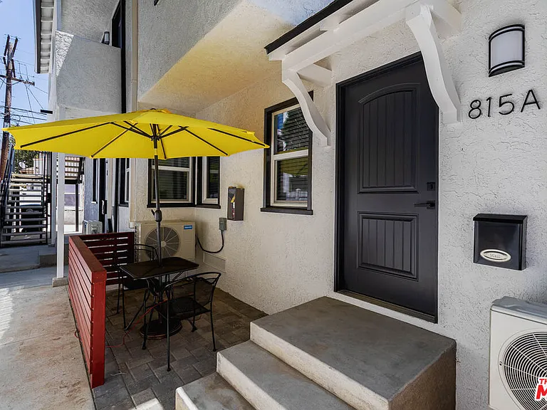 815 W Glenoaks Blvd #A — Photo 3