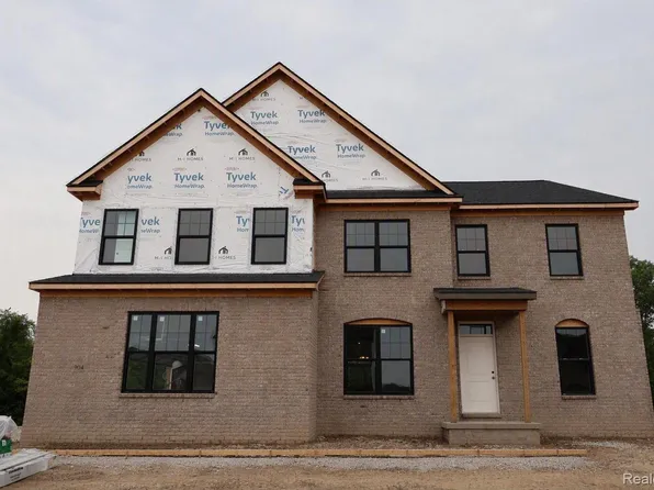61904 Hevel Ln, Washington, MI 48094
