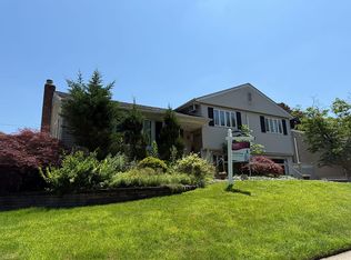 168 Gerhard Rd, Plainview, NY 11803