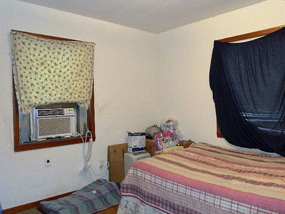 4th image of 920 Weller Ave