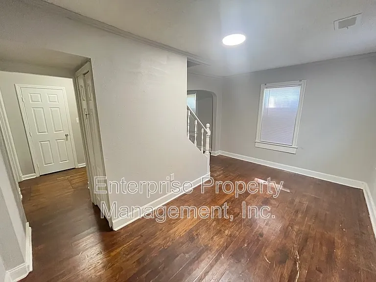 2447 Twain Ave — Photo 5