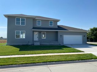 439 3rd St S, Columbus, NE 68601