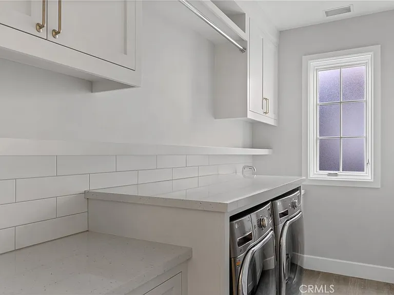 1215 E Balboa Blvd — Photo 46