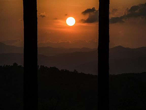 4th image of 13 Scenic View Dr