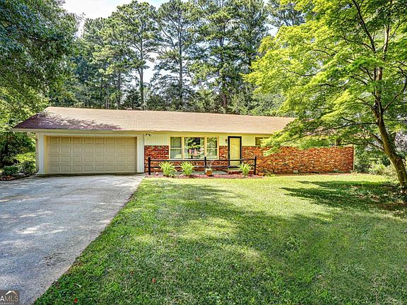 2nd image of 188 Pine Forest Dr