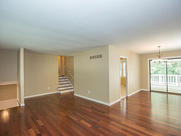 5th image of 6300 NW 49th St