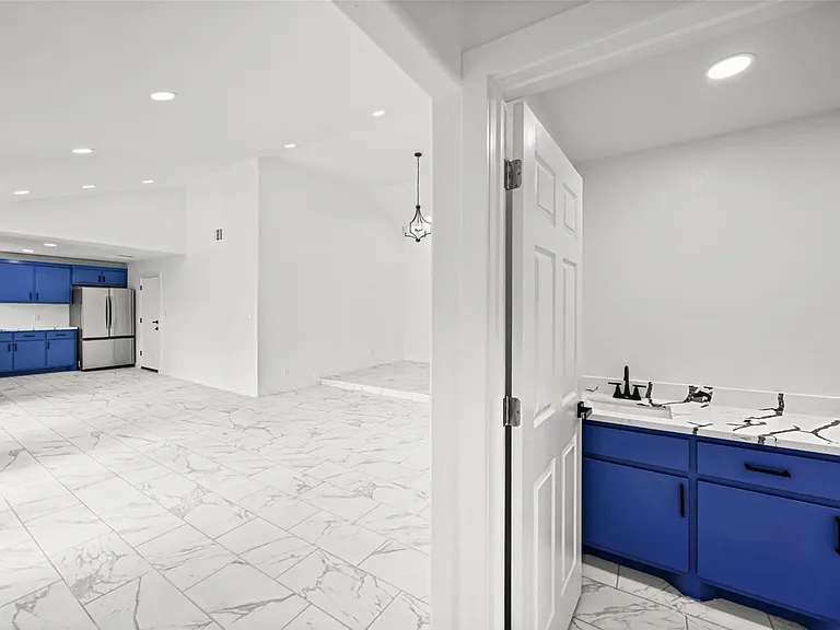 12831 Nyack Dr — Photo 16