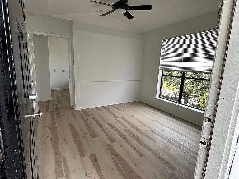 7901 Cambridge St — Photo 54