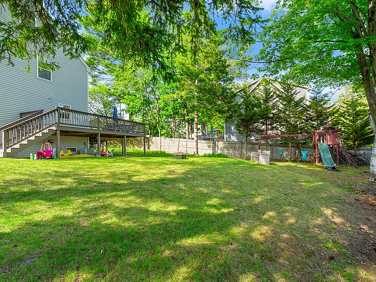 9 Rhodes St — Photo 28