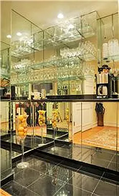 Sold by R New York | media 4