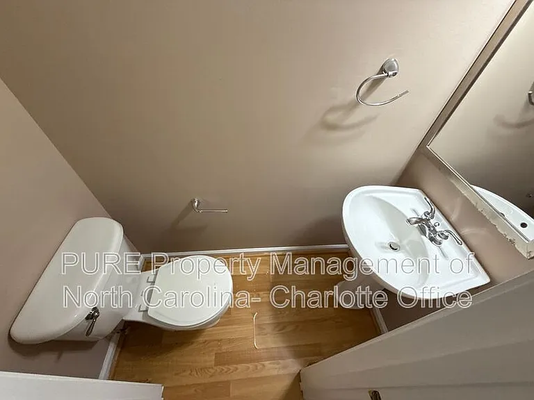 17811 Delmas Dr — Photo 17