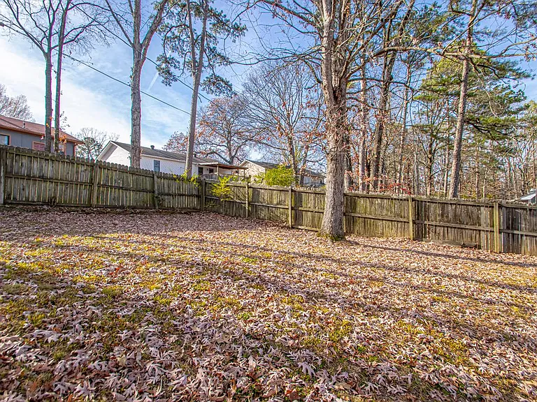20 Woodhill Dr — Photo 34