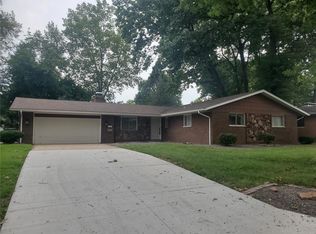 405 Willowbrook Ln, Collinsville, IL 62234