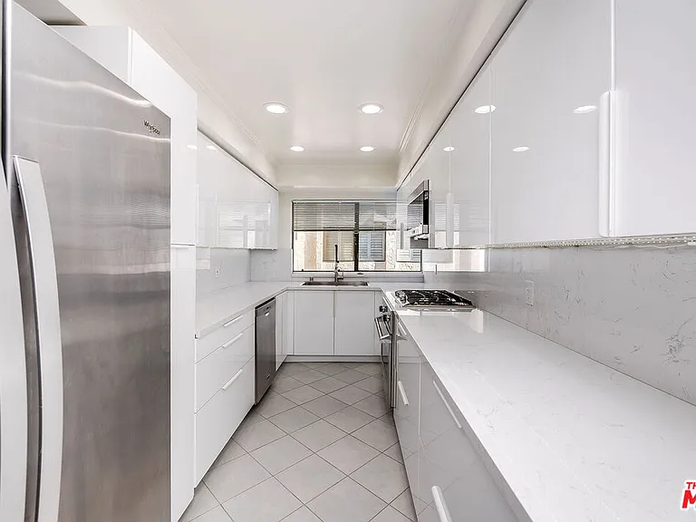 9507 W Olympic Blvd — Photo 13
