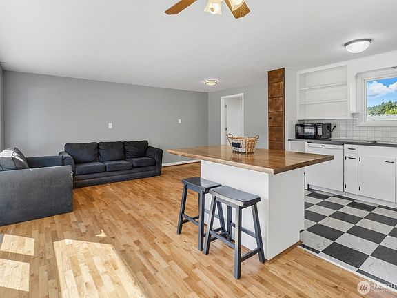 5th image of 1492 SW Kelly Avenue