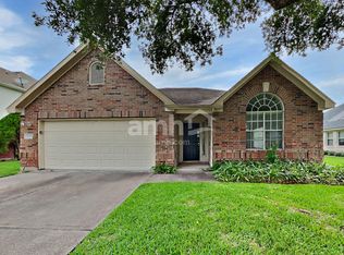 1605 Oak Point Ct, Pearland, TX 77581