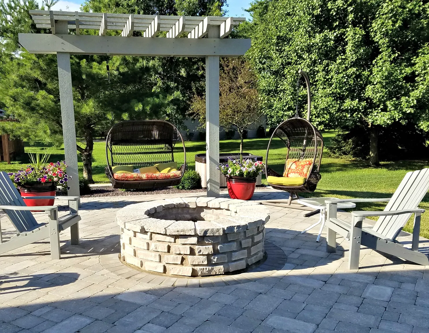 213 Hawk Dr photo 1