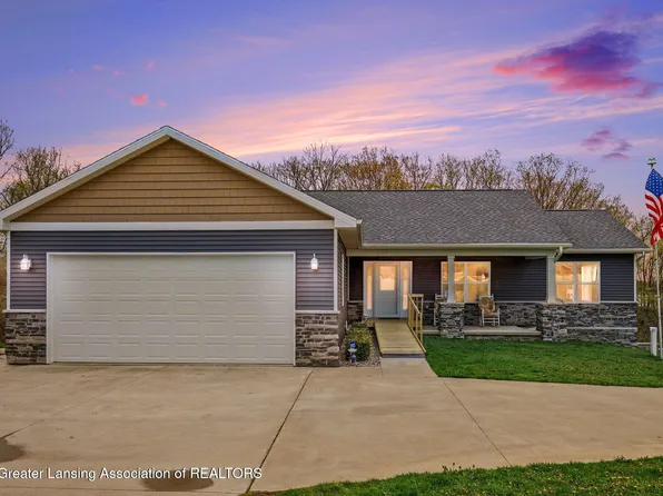 4581 Skyline Dr, Perrinton, MI 48871
